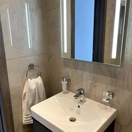 Apartment Xemxija 2bed Seafront - Fl 1 By Homely *