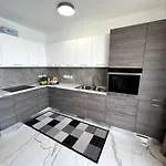 Xemxija 2bed Seafront - Fl 1 By Homely *
