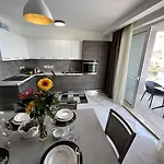 Апартаменты Xemxija 2bed Seafront - Fl 1 By Homely
